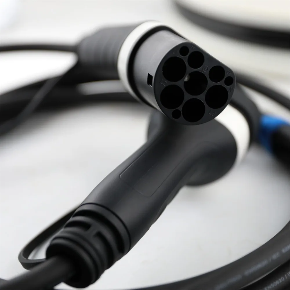 New Energy Vehicle Parts and Accessories Type 2 to Type 2 Electric Vehicle Charging Cable 16A 32A 7KW 11KW 22KW view 3
