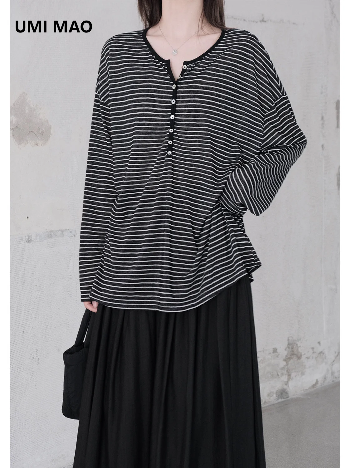 UMI MAO  Relaxed Thin Striped Long-Sleeve T-Shirt Loose  Soft Concealing  Loose-Fitting Sun-Protective Cover-Up Femme