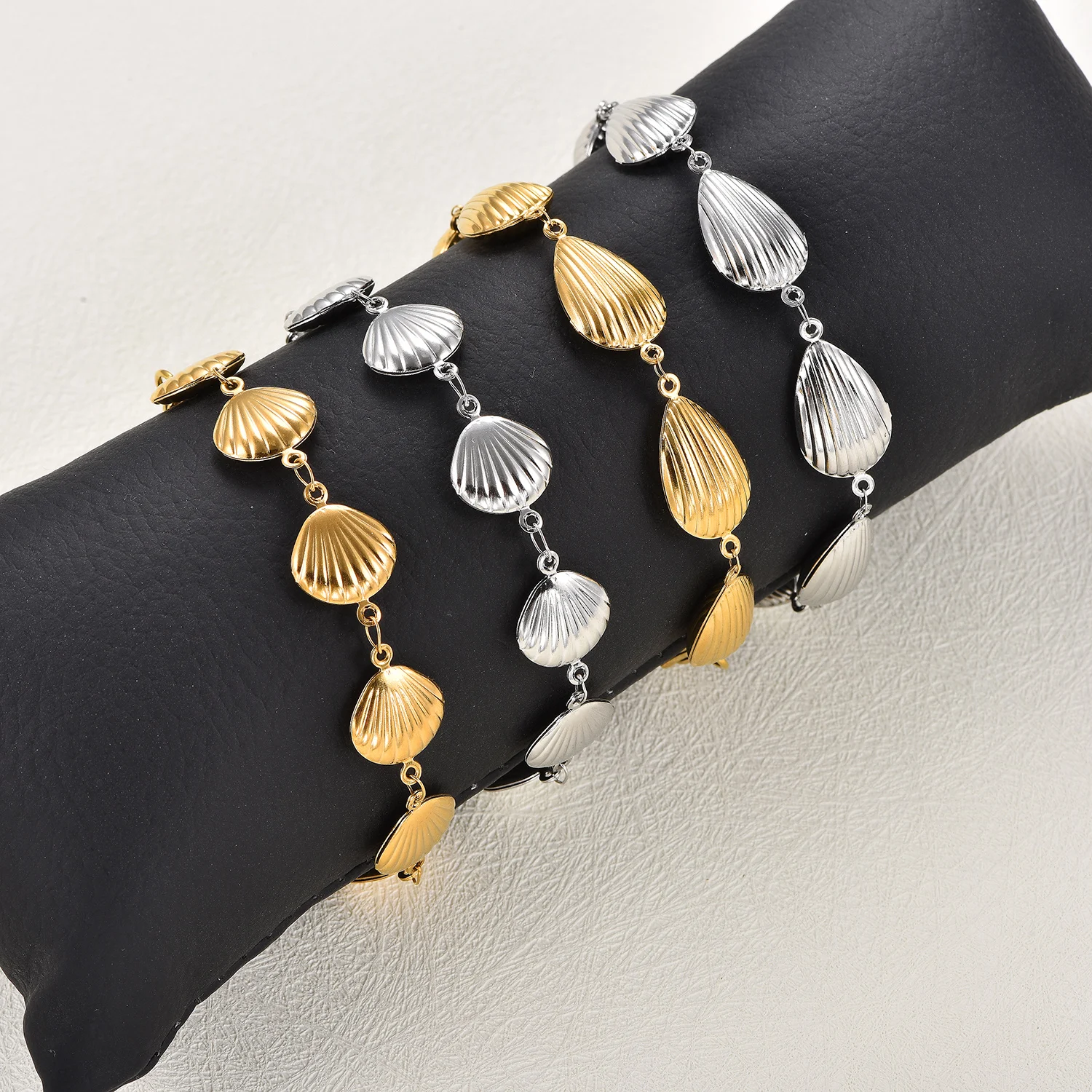 Sommer-Strand-Urlaub Wasserdichte Edelstahl-Armbänder und Fußkettchen Hypoallergener Muschelförmiger Schmuck für Frauen und Mädchen – Detail 5
