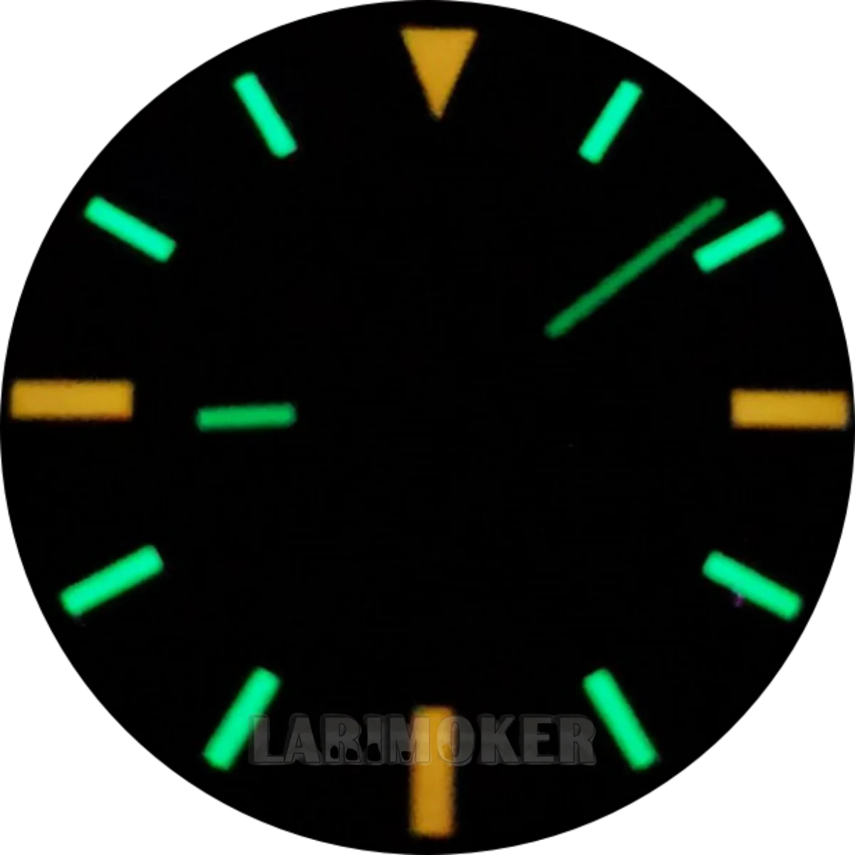 29mm 블랙 화이트 블루 다이얼에 녹색 야광이 적용되었으며, NH35, NH36, ETA2824, PT5000, DG2813, 미요타 8205 무브먼트가 장착되어 있습니다.