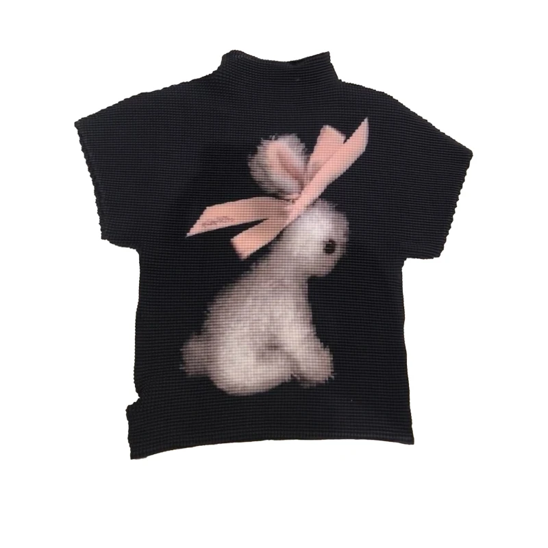 قميص نسائي صيفي ذو ثنيات على شكل أرنب أسود رائع وممتع بقصة ضيقة وأكمام قصيرة مرنة