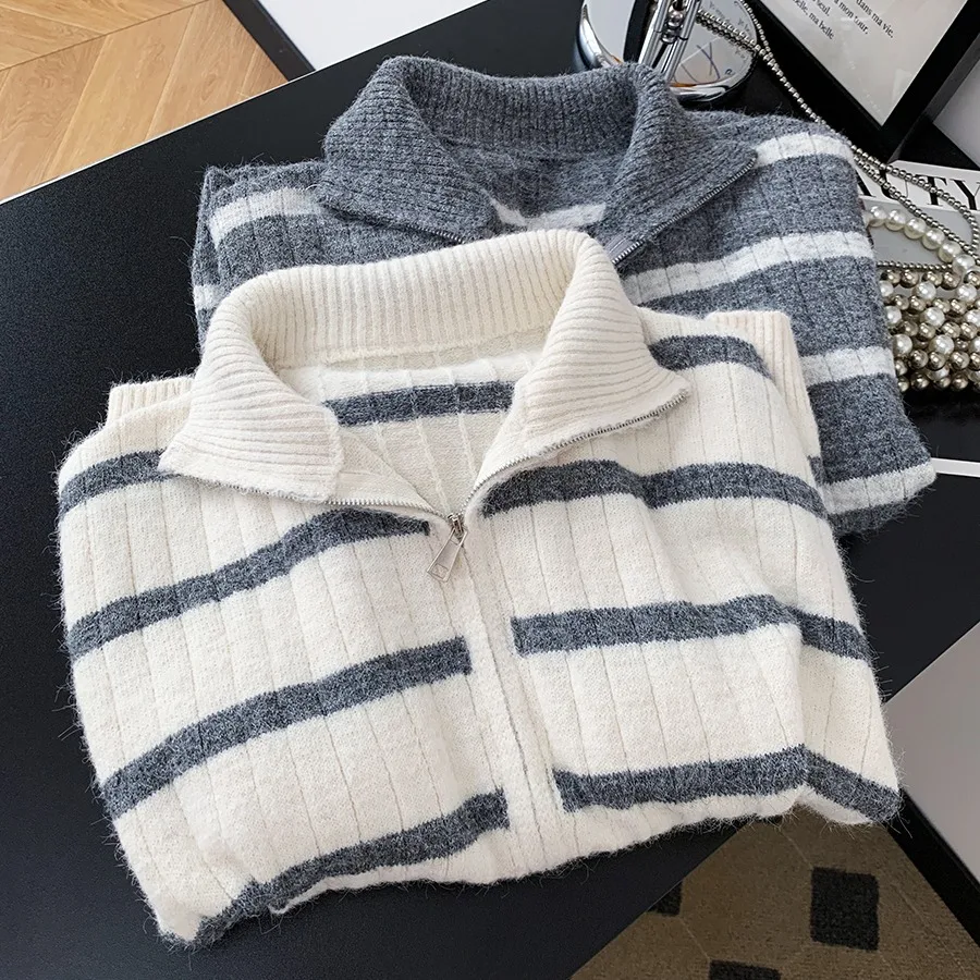 

Vintage Korean Style Stand Collar Sweater Jacket Autumn/Winter Age-Reducing Zipper Knitted Cardigan Striped Top
