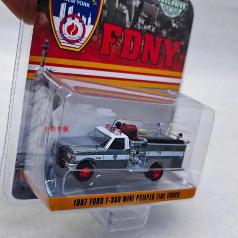 GreenLight Diecast 1:64 1987 Ford F-350 مضخة صغيرة شاحنة مطافئ سبيكة سيارة نموذج كلاسيكي الكبار هدية تذكارية عرض ثابت