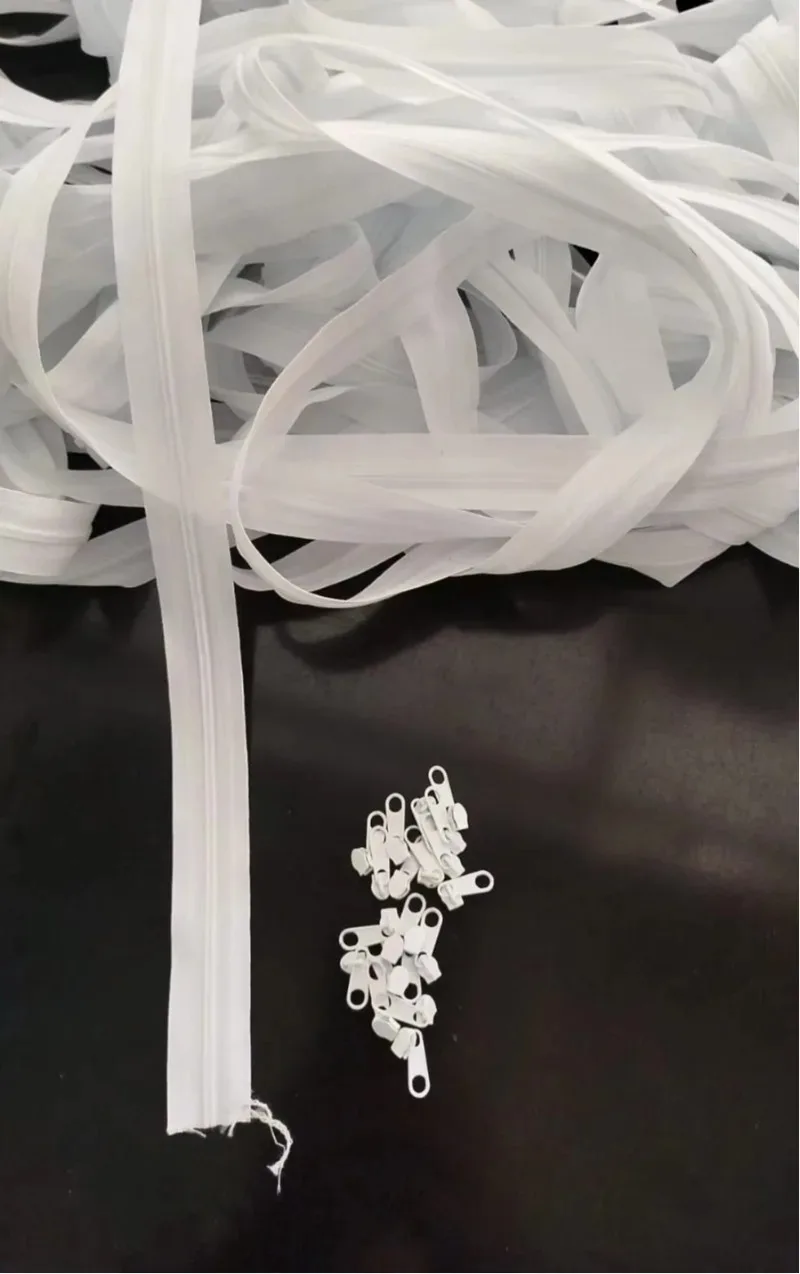 Machine de découpe d'installation de curseur automatique, fermeture éclair CFC, machine adaptée