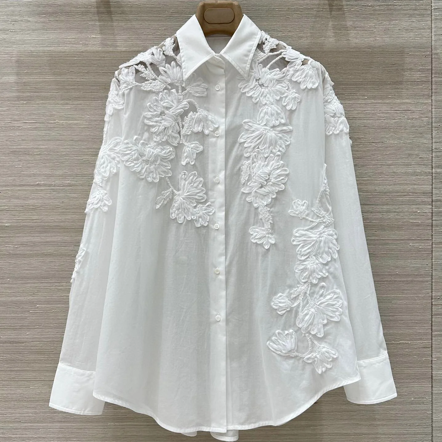 

Loose Lace Embroidered Casual Summer Shirt Women's Fashionable Vacation Style Polyester Fiber Long Sleeve Collar Button
