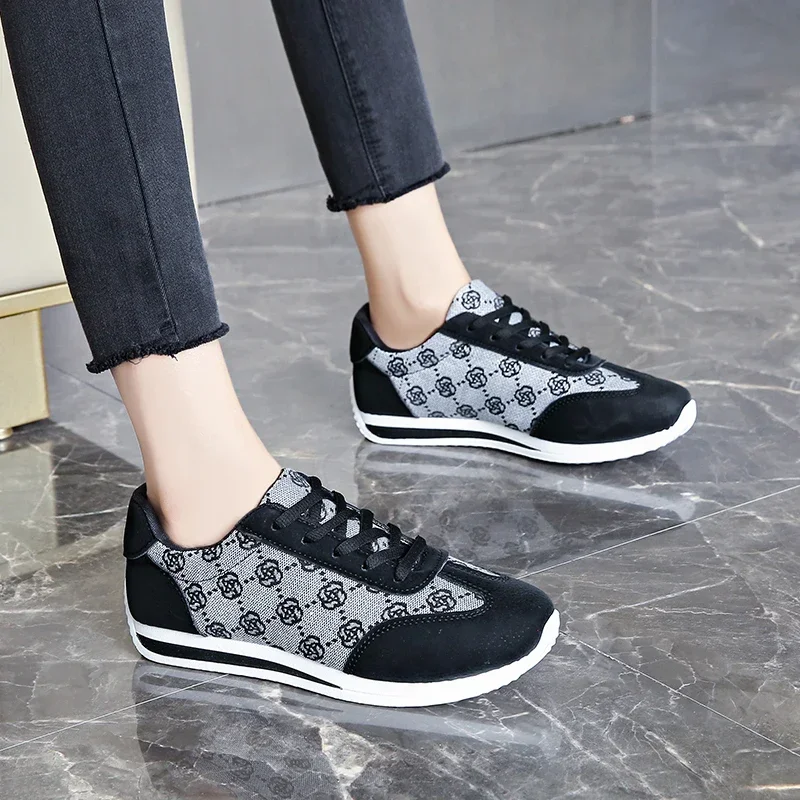 2024 Women's Summer New Fashion Print Designer  slip Flat Bottom Sports Shoes Outdoor Play Daily Comfortable Women's Shoes image 2