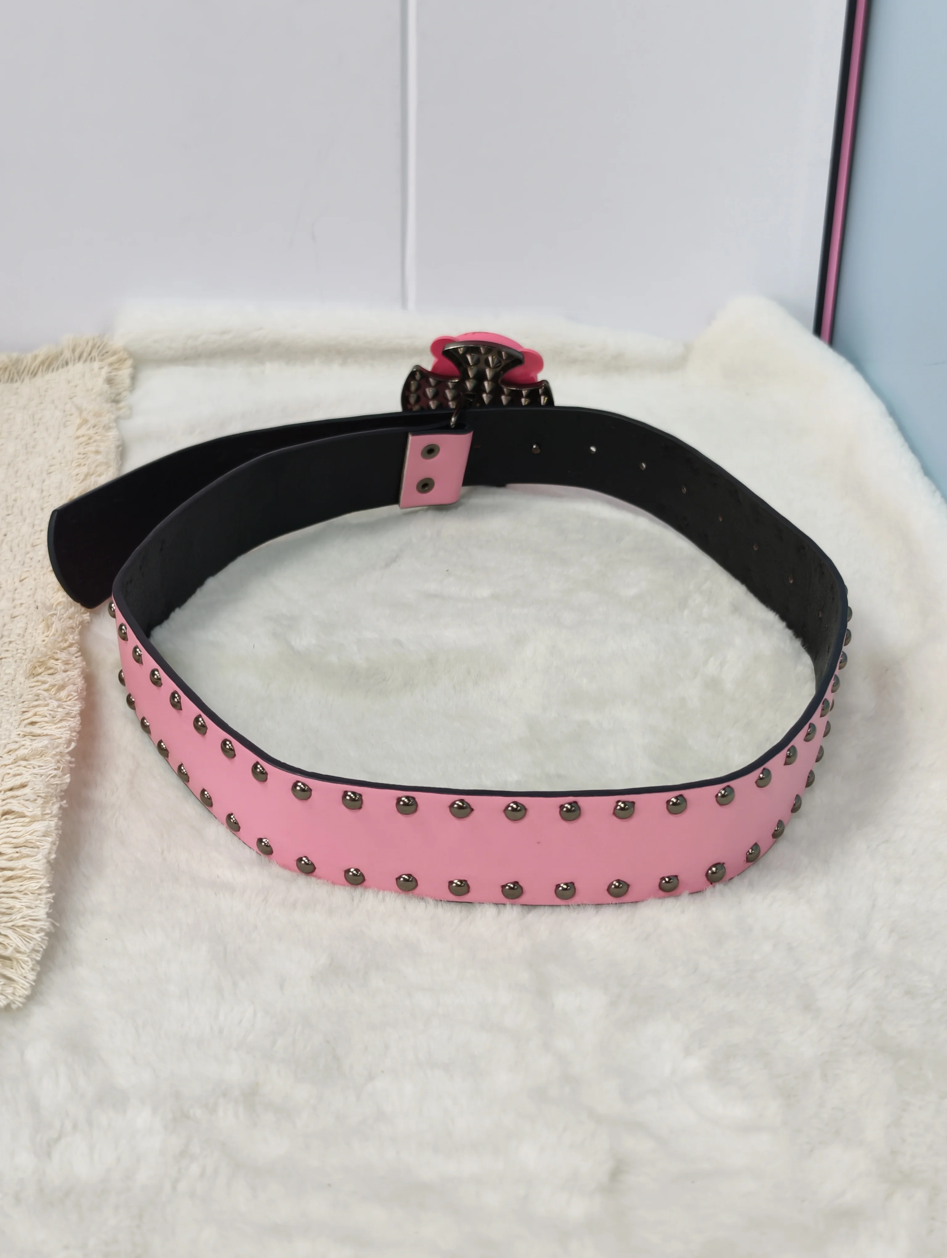 Y2K Pink Rivet Belt Bear Rhinestone Bat Buckle PU Leather Waistband Punk Gothic Harajuku Streetwear Jeans Decor Belt view 2