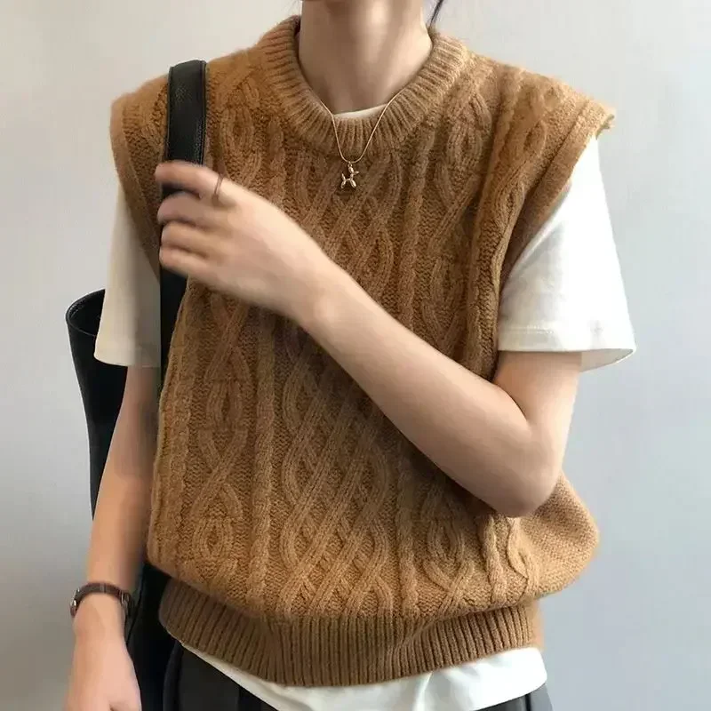 2024 New Spring Fall Knit Vest Fried Dough Twists Sweater Vest for Women Autumn Loose Folded Sleeveless Sweater Waistcoat