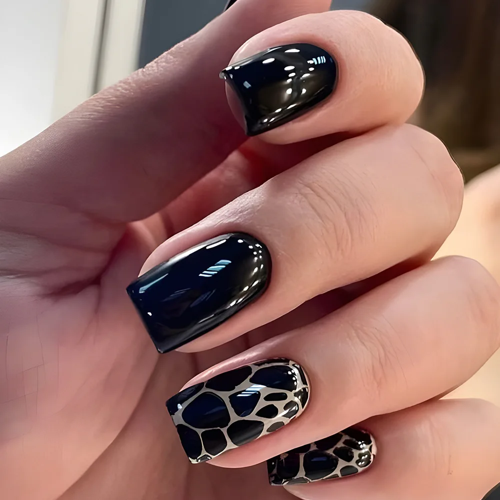 24 Uds. De uñas postizas negras, dulces y frescas, con purpurina, diseño Simple con estampado de leopardo francés, uñas postizas cuadradas, manicura usable