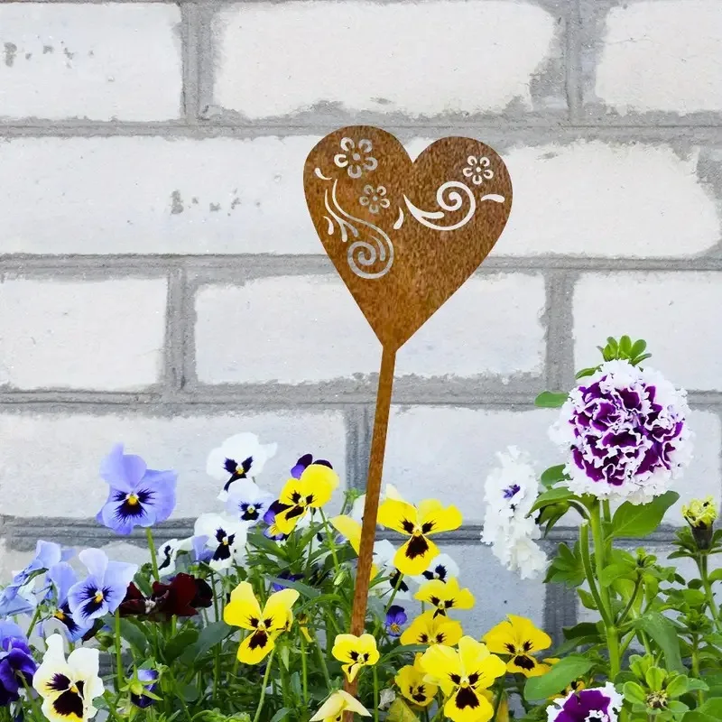 Vintage Rusty Heart Iron Ground Stake Outdoor Garden Lawn Plant Decoration