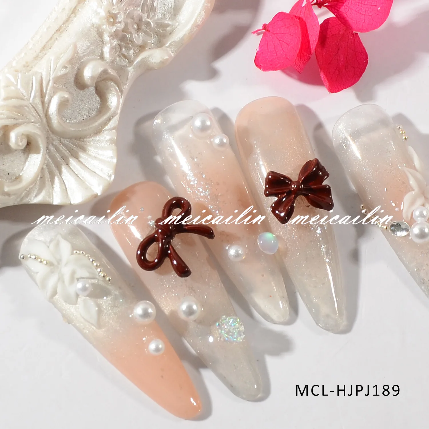 YZ 30 pz/scatola Misto Resina Bowknot Unghie artistiche Decorazioni 3D Acrilico Pendenti e Ciondoli Kawaii Arco Colorato Strass Strumenti Manicure FAI DA TE Parti