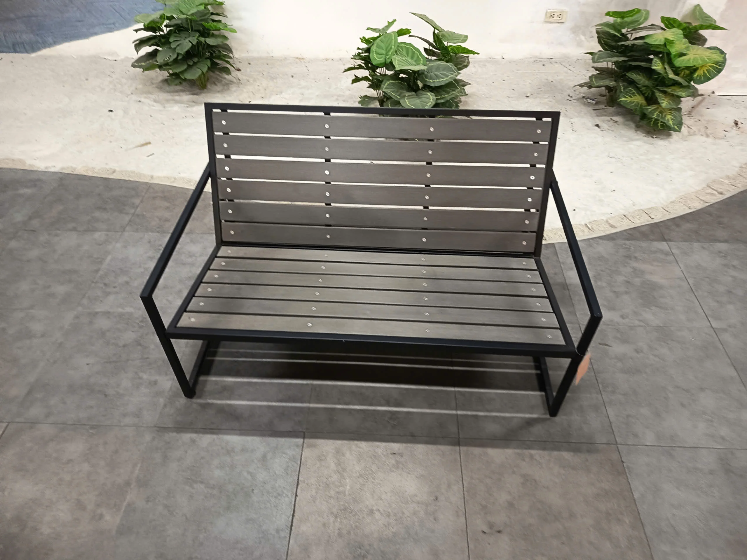 ม้านั่งสนาม 2 ที่นั่ง โครงเหล็ - Outdoor Furniture Vietnam บทวิจารณ์และราคา
