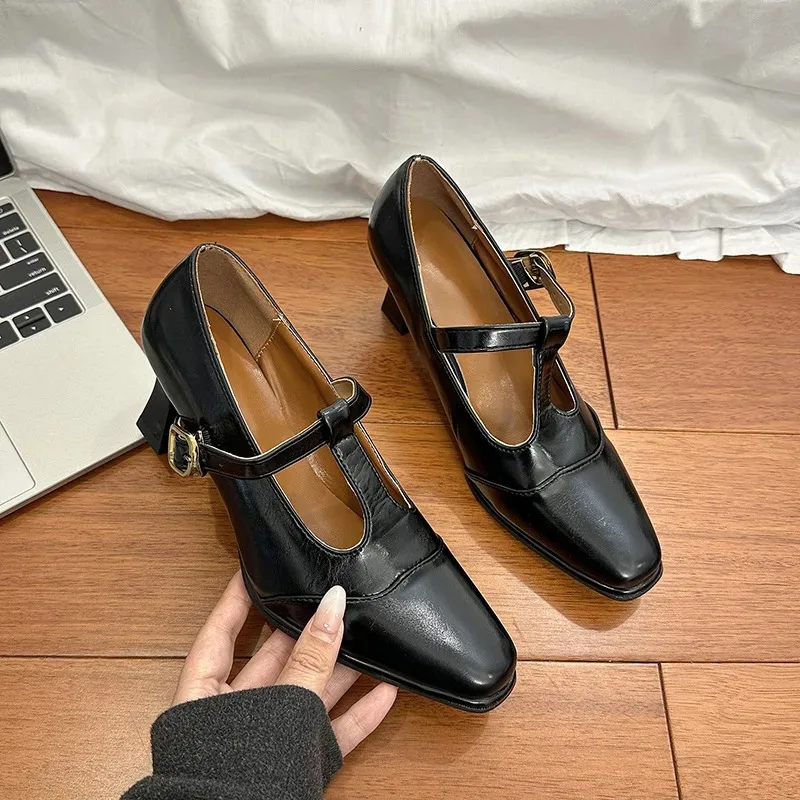 2025 Spring and Autumn Hot Seller New Style Square Head One Button French Retro Single Shoes Women's High Heels Mary Jane Shoes