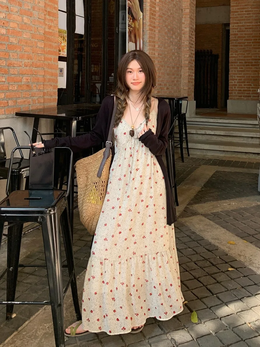 

Новое летнее женское платье больших размеров в корейском стиле: свободный крой, цветочный принт в горошек, V-образный вырез, без бретелек, с завышенной талией, длинная юбка, для города и повседневной носки