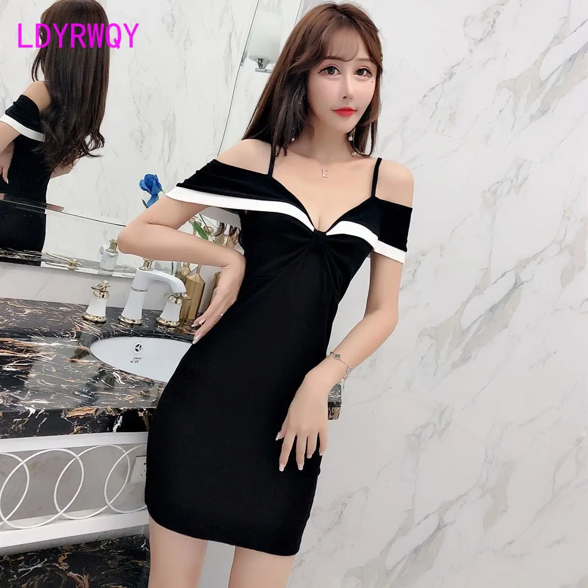 

2022 Summer new sexy nightclub dress nightclub temperament slim bag buttock sling bottom