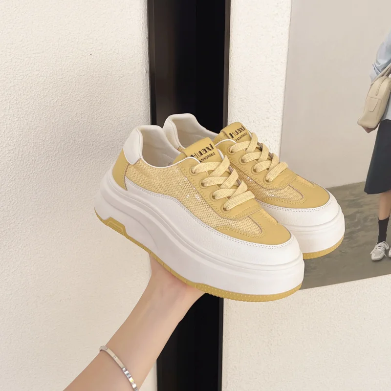 Malha respirável tênis branco de sola grossa para mulher 2025 novo verão estilo fino popular versátil tênis esportivos casuais