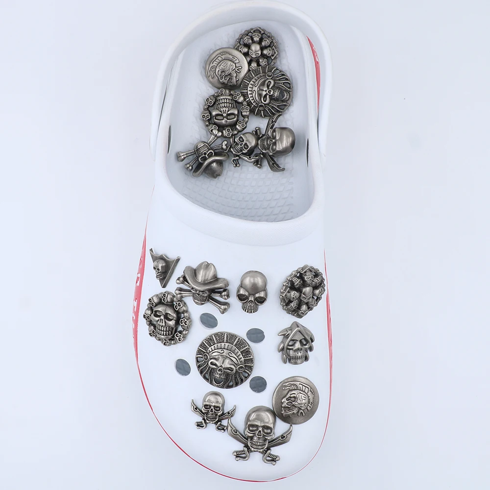 Shoe Metal Джиббитц Charm Decorations Accessories Skeleton Pirate Hat Skull Sandals Ornament Slipper Adult Kids Gift 1 Set