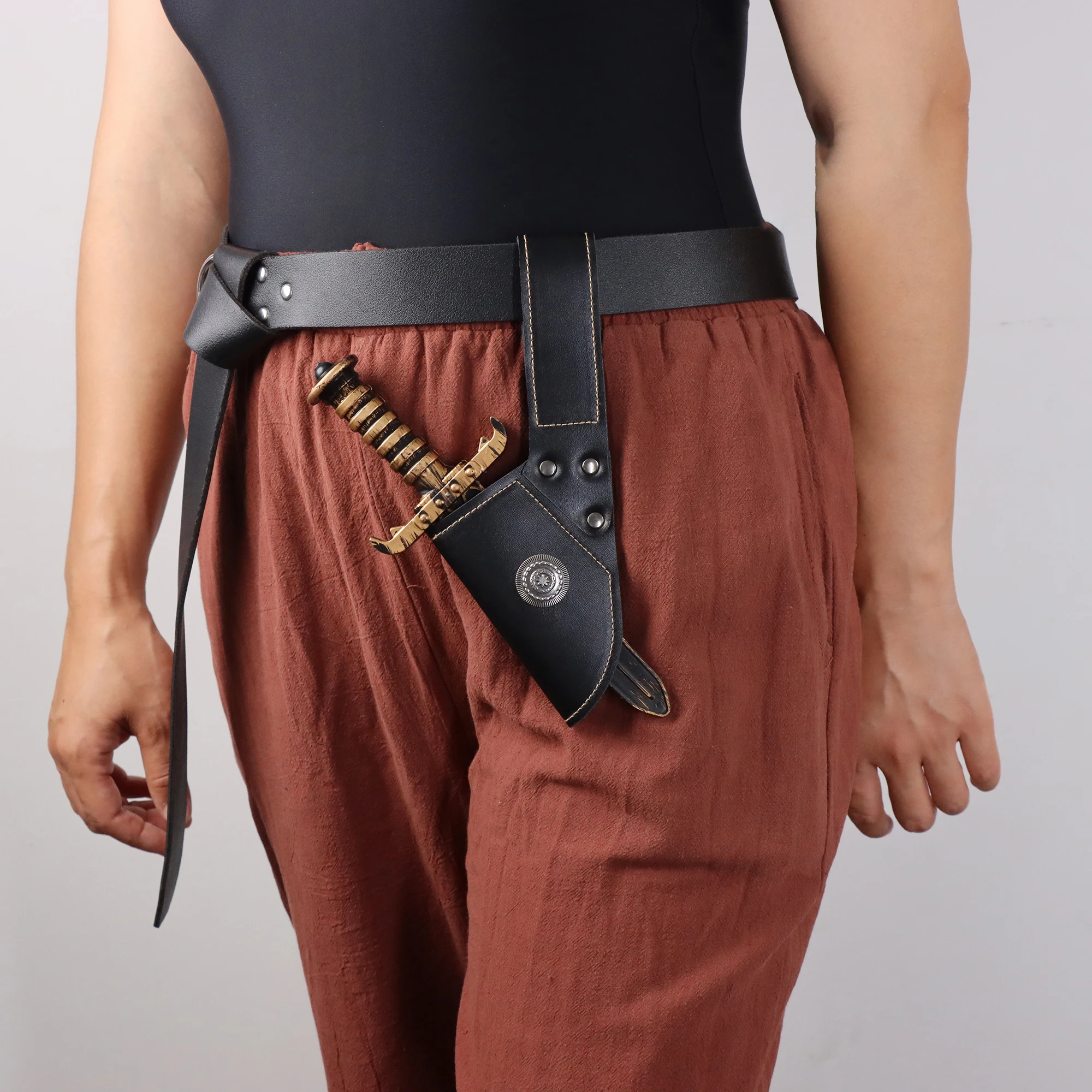 Vintage Medieval Viking Knight Sword Scabbard PU Leather Knife Sheath Stand with Belt Holster Scabbard Role Playing Props