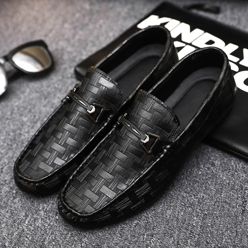 Sapato de couro luxuoso masculino, mocassins sociais casuais para homens, sapatilhas mocassins confortáveis, calçado ao ar livre, marca de moda, 2022