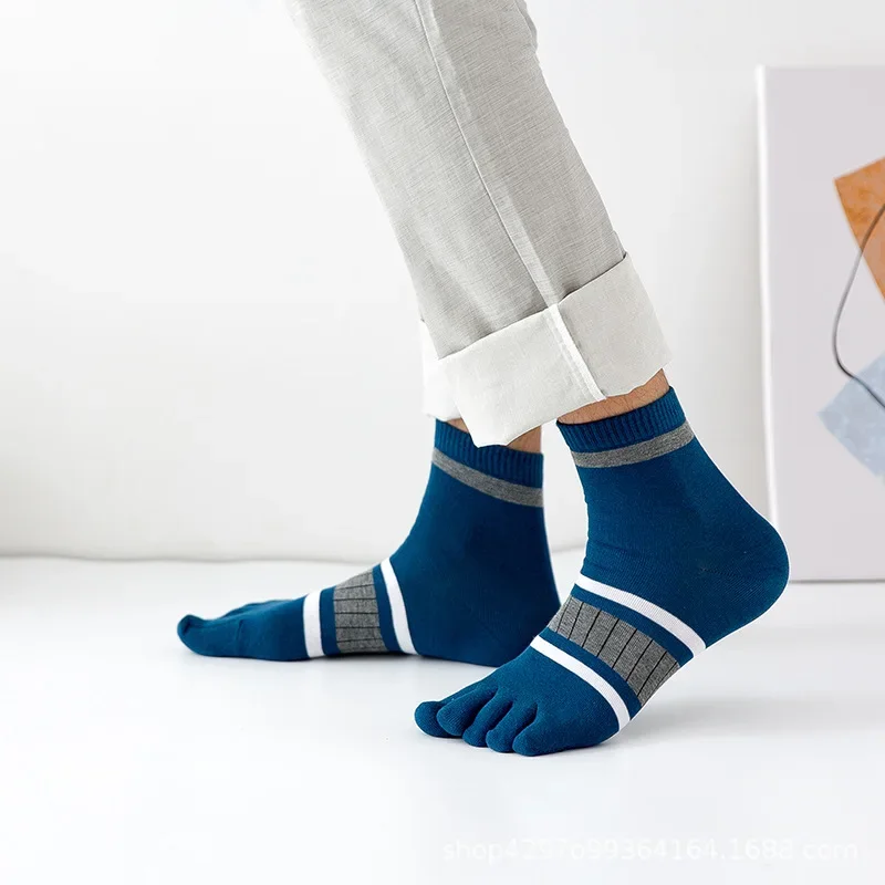 Men's Pure Cotton Five Finger Socks Middle Tube Split Toe for Spring Autumn And Winter Comfortable Breathable Breath Toe Socks