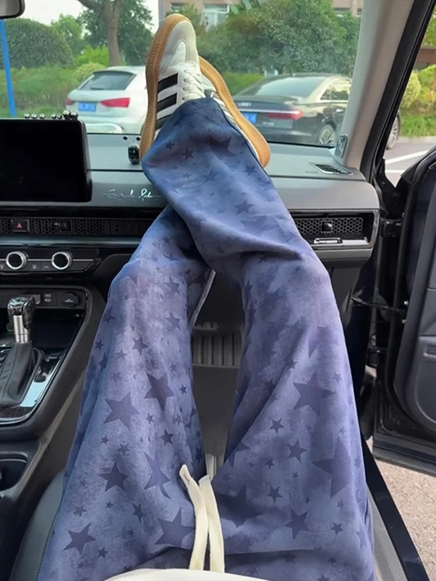 

Мужские осенние брюки свободного кроя с эффектом тай-дай и изогнутым поясом, в американском уличном стиле, спортивные повседневные длинные брюки-клеш прямого кроя