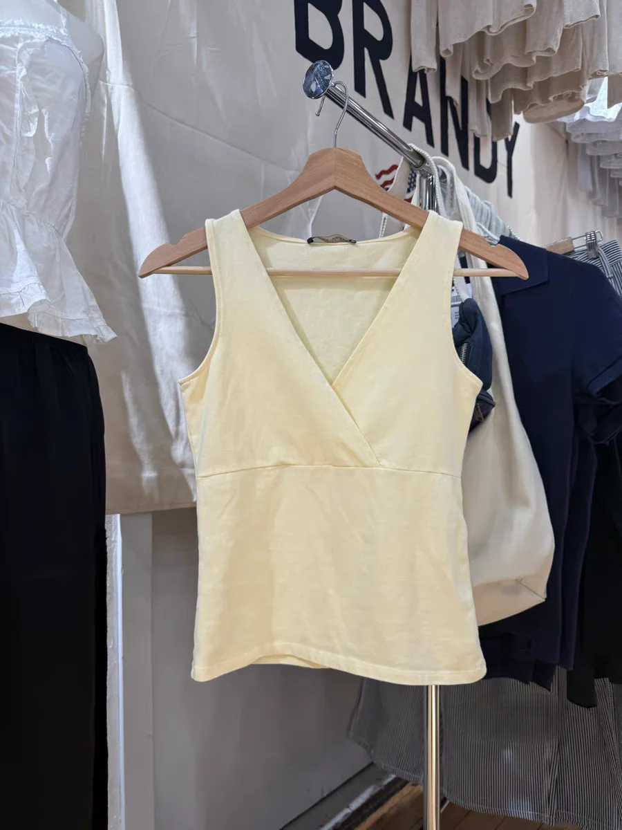 Top Corto de Verano, Estilo Nuevo, Color Amarillo Claro, Cuello en V Cruzado, Tirantes, Deado, Sexy, Estilizador, para Muje...