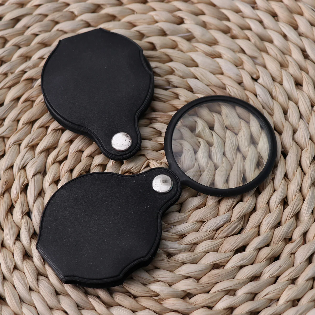 

4Pcs Pocket 5x Magnifying Glass Folding Magnifier Loupe 50mm Diameter Portable Reading Aid Inspection Jewelry Map Loupe