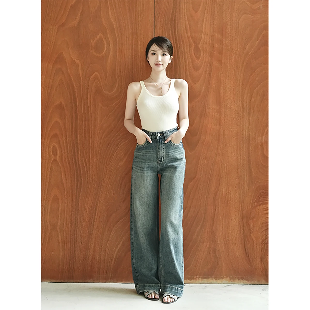 

SerioLudere Lazy Egg 63 Laisai Knitted Vest Strap Base irt Slim Fit Versatile Inner Wear Women's Faion Autumn 2024