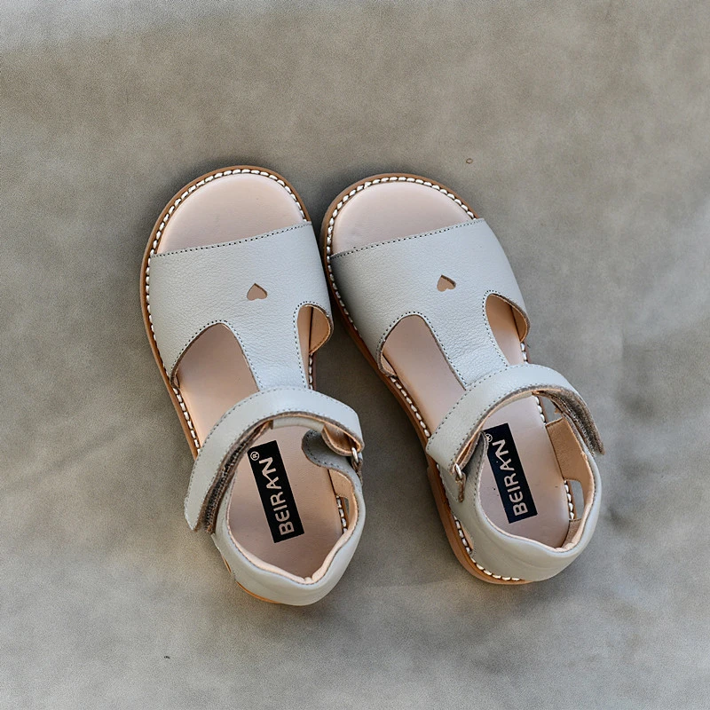 Genuine Leather Girls sandals Cute heart Open toes Soft Cowhide Children\'s school shoes Baby garden shoes Kids sandals Size 33