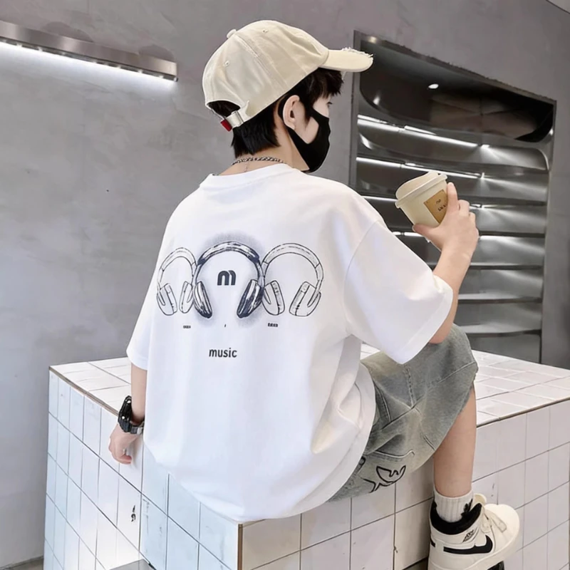 

2026 Hot Selling New Summer Children's Stylish Design Pattern Printed Round Neck T-shirt and Denim Shorts Two-piece Set