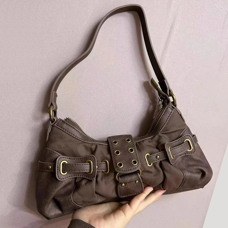 Inglaterra estilo sacos para mulheres bolsas de designer de luxo e bolsas 2024 novo em poliéster vintage rebite decoração pequena bolsa de ombro nas axilas alta qualidade Frete grátis Envio rápido chega