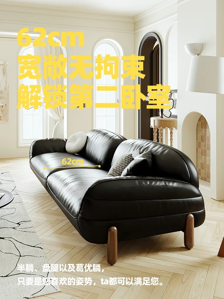 Großes Sofa aus schwarzem Rindsleder, Wohnzimmer, kleine Wohnung, erste Schicht aus Rindsleder für drei Personen, schwarze Lederkunst mit gerader Reihe