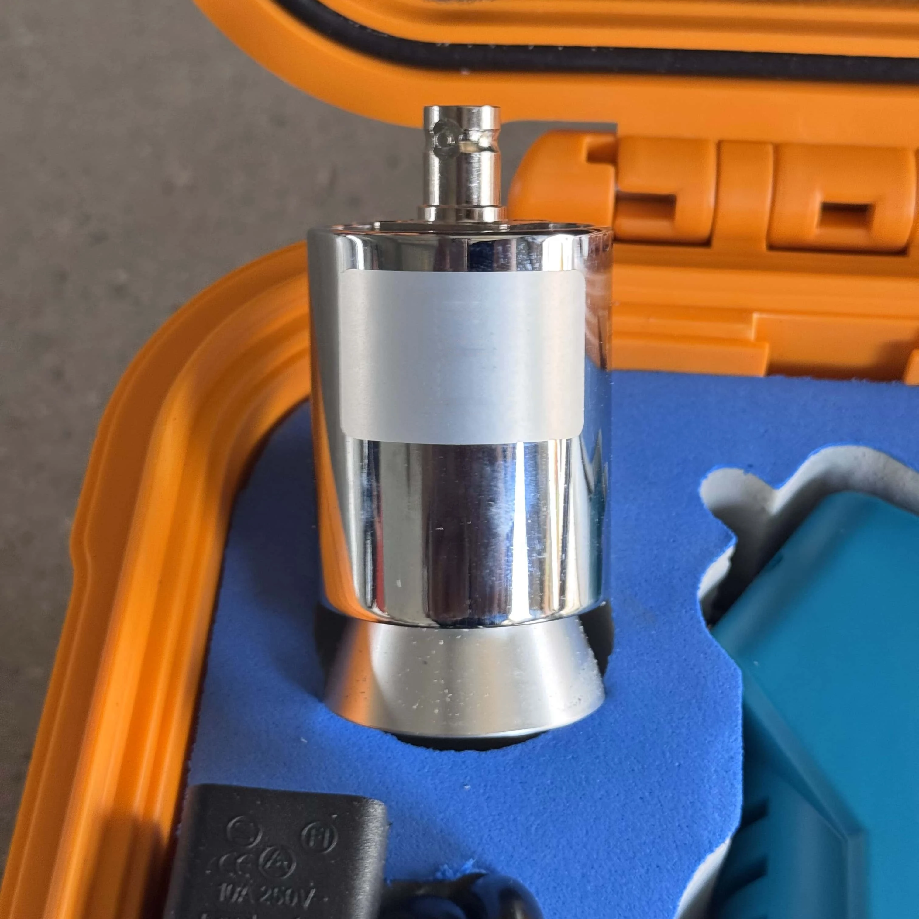 Peralatan Ndt Penguji Kecepatan Pulsa Ultrasonik Detektor Non-Logam dengan Garansi 1 Tahun Tenaga Elektronik