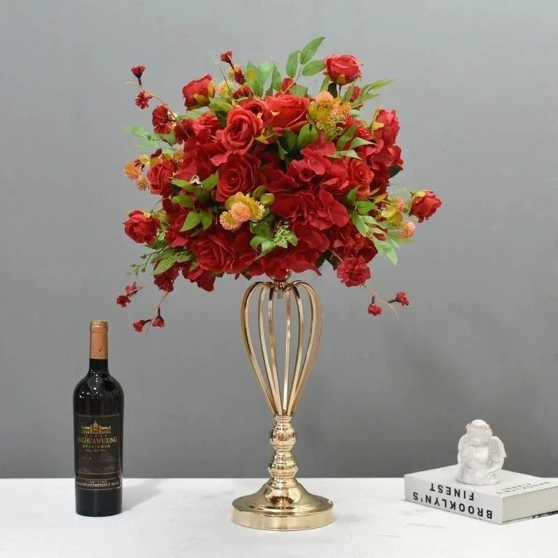 Retro Wrought Iron French Candle Holder Love Twist Hotel Wedding Decoration Candlelight Arrangement Light Luxury Props European