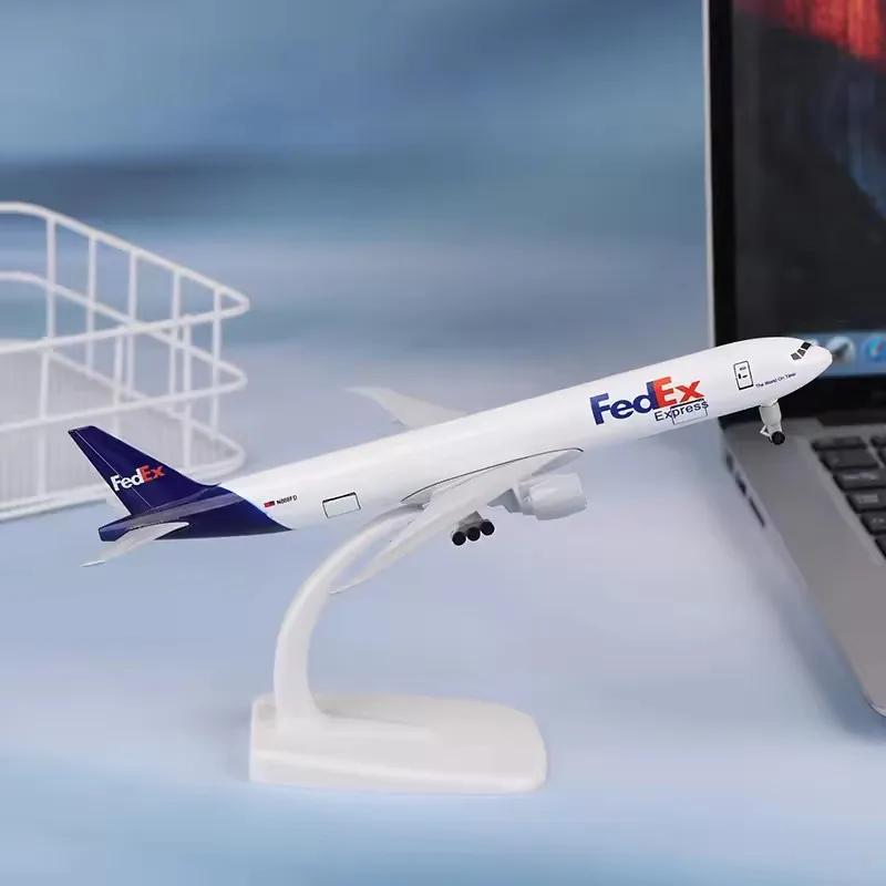 20cm 1:300 Scale B777 FedEx Cargo Aircraft Aircraft Die Casting Alloy Model Collection display