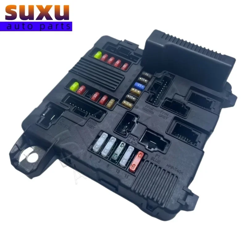 

OEM 8200306033 8200306032 5118399300 8200262385 Engine Fuse Box For Renault Megane Scenic 2002-2006 Megane II 1.9 DCI