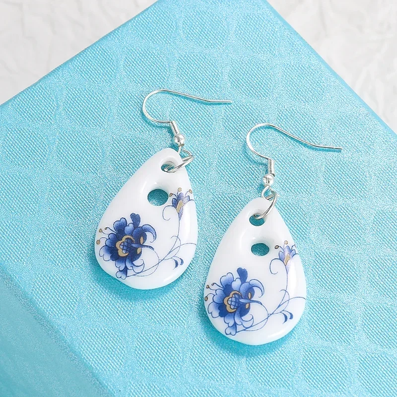 1 Pair of Blue White Ceramics Flowers Water Drop Earring Retro Porcelain Enamel Pendant Hoop Dangle Earrings Women\'s Jewelry