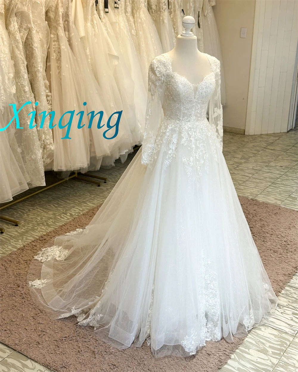 カスタムメイドの絶妙なチュールウェディングドレス、夢のようなVネックロングスリーブ、重工業ウェディングクラシックドレス2025、花嫁衣装