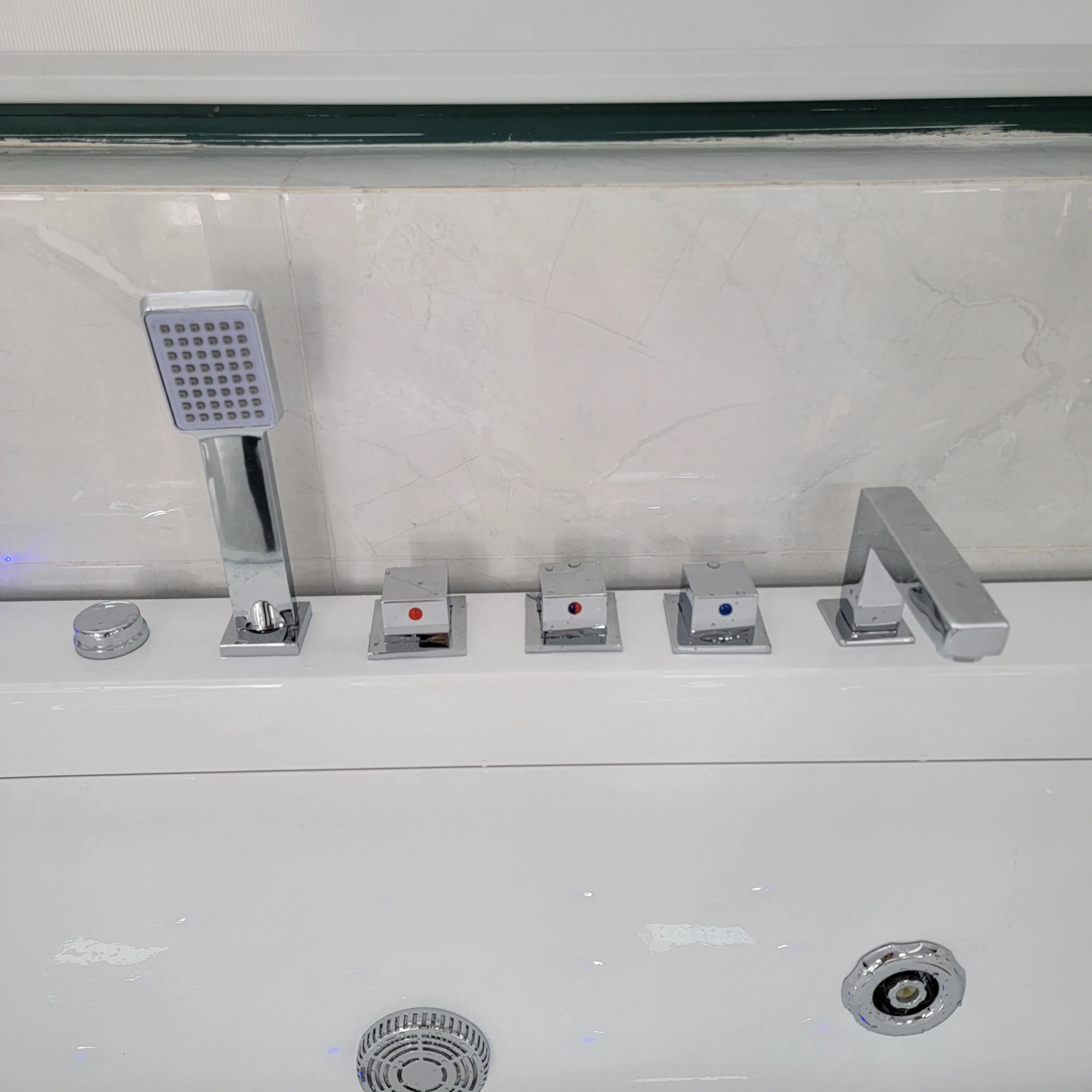 حوض استحمام كبير من الأكريليك قائم بذاته مع زجاج من جانب واحد للحمام #5