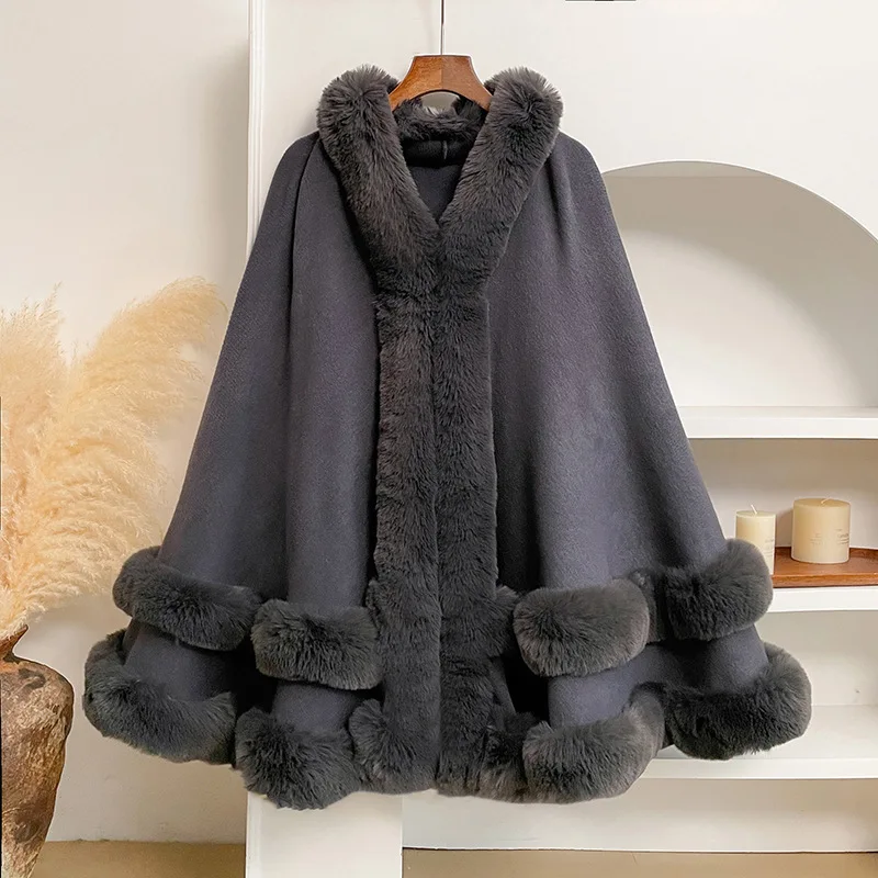 Damen Cape-Mantel mit Kunstfellbesatz, Kapuze, lockerer Poncho-Umhang, eleganter, warmer Strick-Schal, Winter-Oberbekleidung für Abendpartys – Detail 2