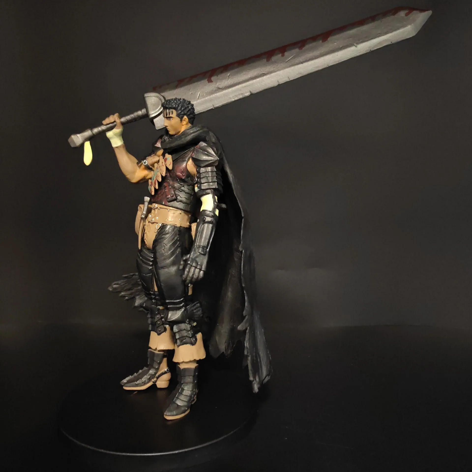 Berserk Guts Blutbefleckte Version Anime Actionfigur Sammlermodell Statue Desktop-Dekoration für erwachsene Sammler – Detail 6