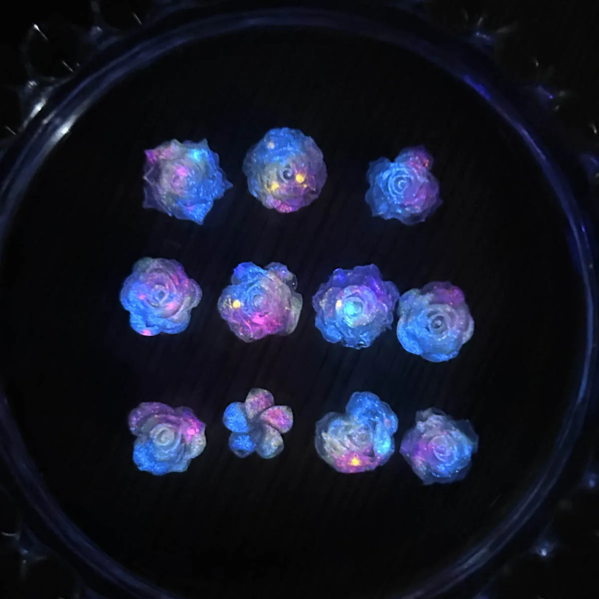 Fleurs en résine tricolores de rêve minimalistes, décorations pour Nail Art, créatif, lumineux, doux, cœur, fleur, Rose, Lotus, breloques pour ongles, DIY