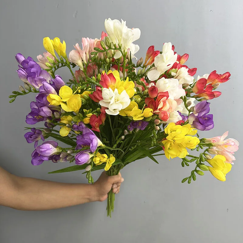 4 قطعة/الوحدة الزهور الاصطناعية الحرير عبق الثلوج السحلية ديكور غرفة نوم المنزل ورد صناعي محاكاة الأبيض فريزيا الأزهار #1