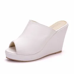 Crystal Queen nero bianco Peep Toe Platform zeppe tacchi alti pantofole sandali da spiaggia per scarpe da donna