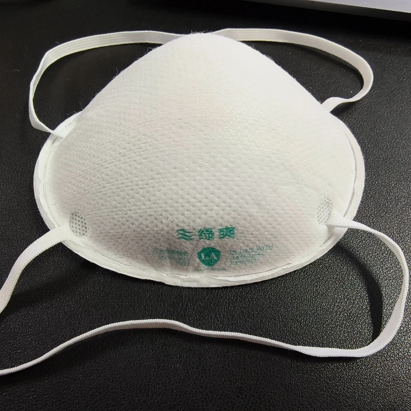 KN95 カップ型ヘッドマウントマスク 自己吸着フィルター  - Kn95 Respirator Mask のレビューと価格