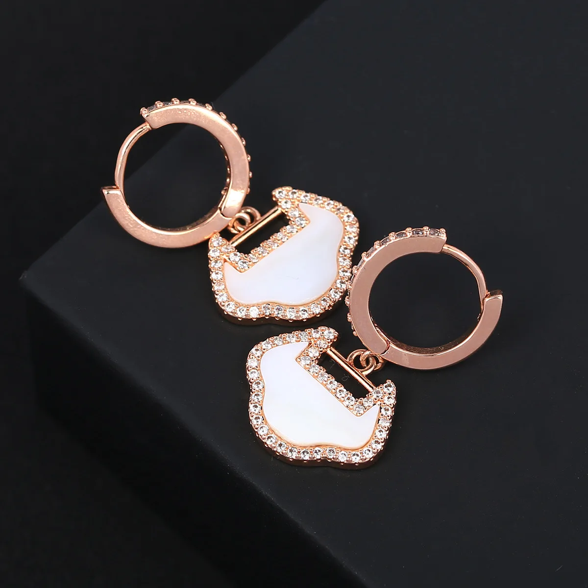 

BilincolorLight Luxury Zircon Korean Shell Buckle Earrings For Women or Girls Chrismas' Gift