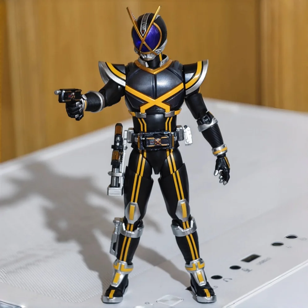 

Genuine Bandai Kamen Rider Caesar Real Bone Carving Kaixa Movable Model Shf Anime Figure Model Toy Collection Gift