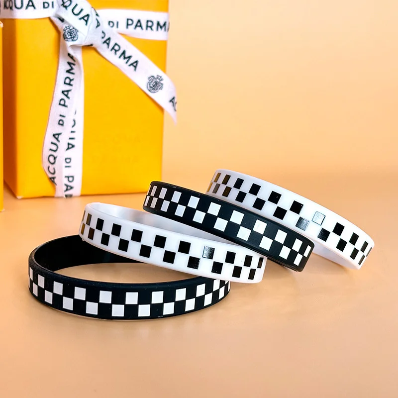 Vintage Couples Black White Plaid Checkered Pattern Silicone Bracelet Wristbands Decorations Favors Race Car Party Supplies