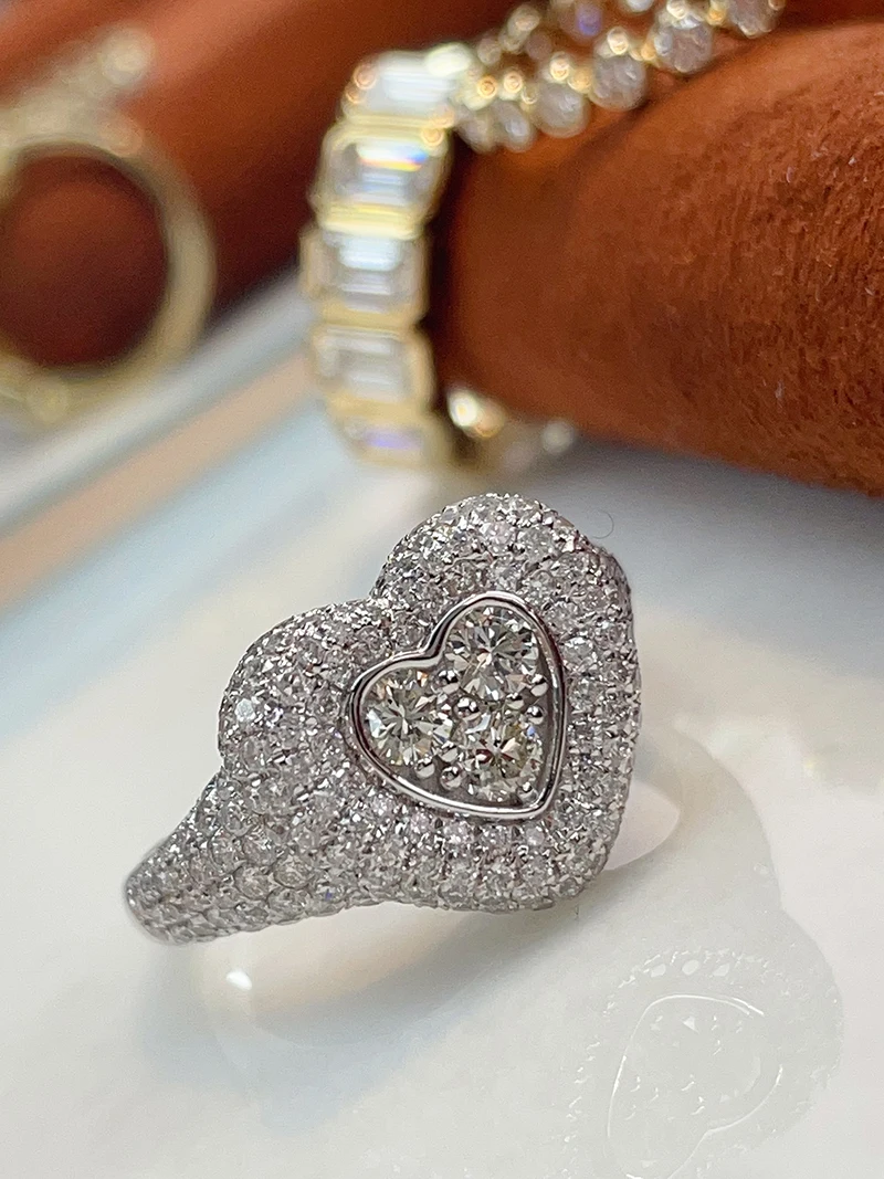 LUOWEND 100% 18K White Gold Rings Luxury Heart Shape 1.85carat Real Natural Diamond Cocktail Ring for Women High Party Jewelry