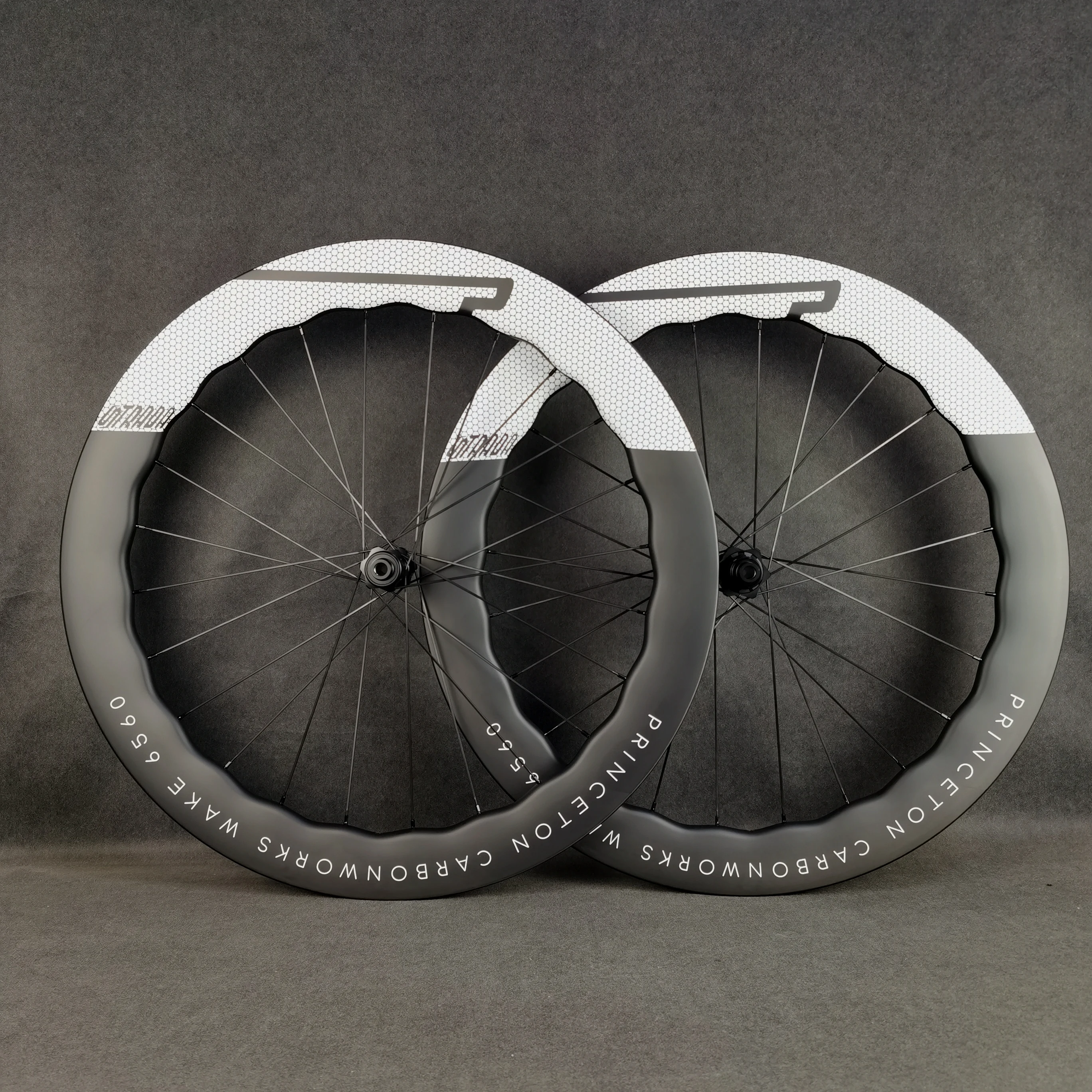 700C Road Disc Brake Carbon Fiber Bicycle 6560 White Logo Width 28mm Wheel Set UD Glossy Surface with Tubular/Tubeless